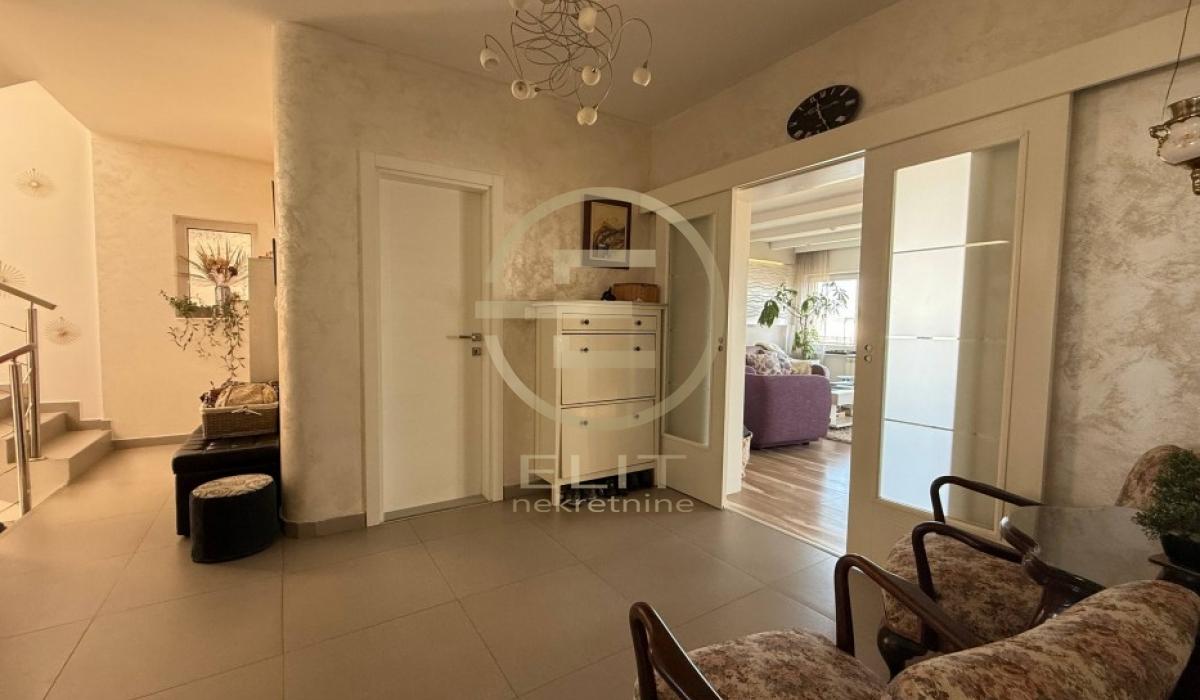 prodaja-lokala-ctMvm1gWd7 Kuća na prodaju, Petrovaradin, Novi Sad, 273m², 450.000 €