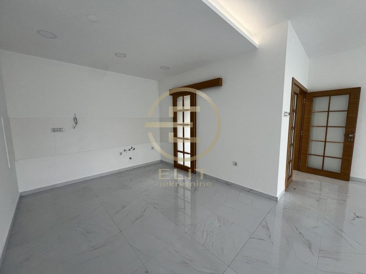 Lokal Izdavanje Novi Sad Lokal Izdavanje Novi Sad Popovica 181 m2