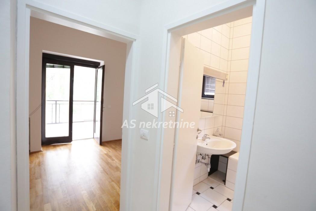 Kuća Izdavanje Beograd Bulevar Oslobođenja 550 m2