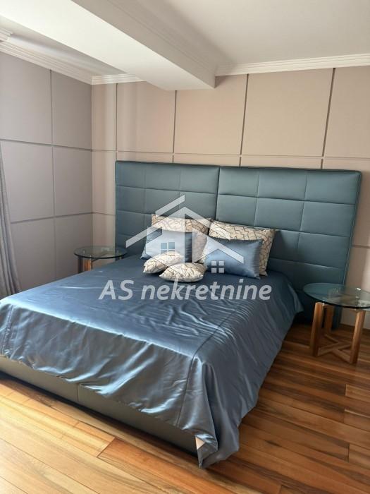 Četvorosoban stan za izdavanje, Slavija, Beograd, 250m², 2.700 €/mes