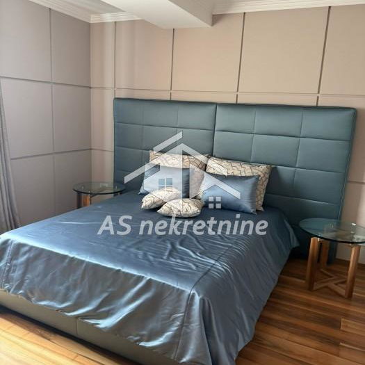 Četvorosoban stan za izdavanje, Slavija, Beograd, 250m², 2.700 €/mes
