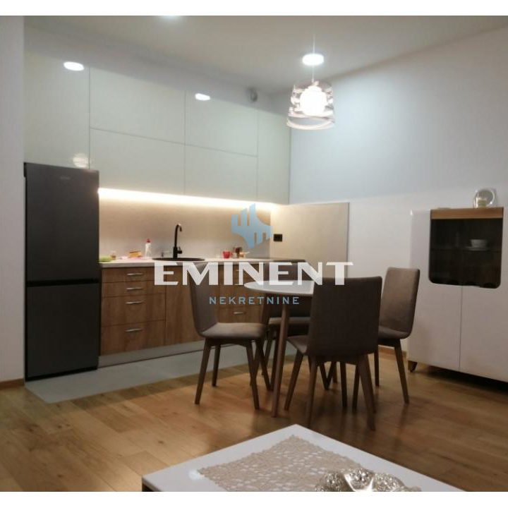 Stan Izdavanje Beograd Gundulićev Venac 37 m2
