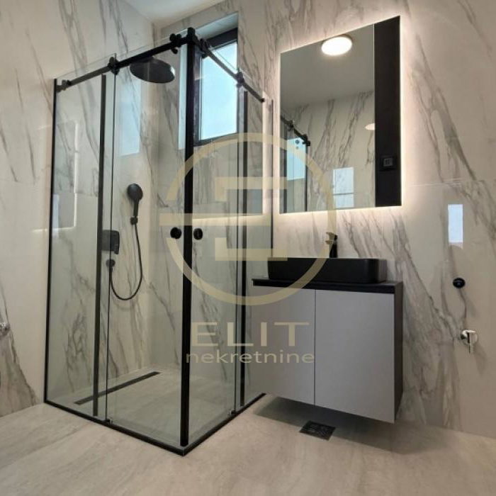 Četvorosoban stan na prodaju, Grbavica, Novi Sad, 98.51m², 325.000 €
