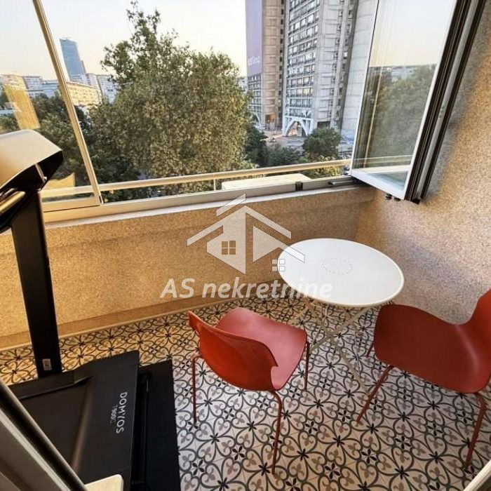 Trosoban stan za izdavanje, Blok 33 – Geneks, Beograd, 76m², 5. sprat, 1.200 €/mes