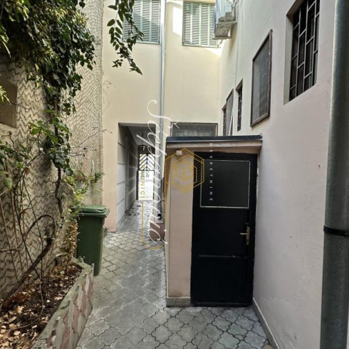 Kuća za izdavanje, Centar, Novi Sad, 281m², 2.000 €/mes