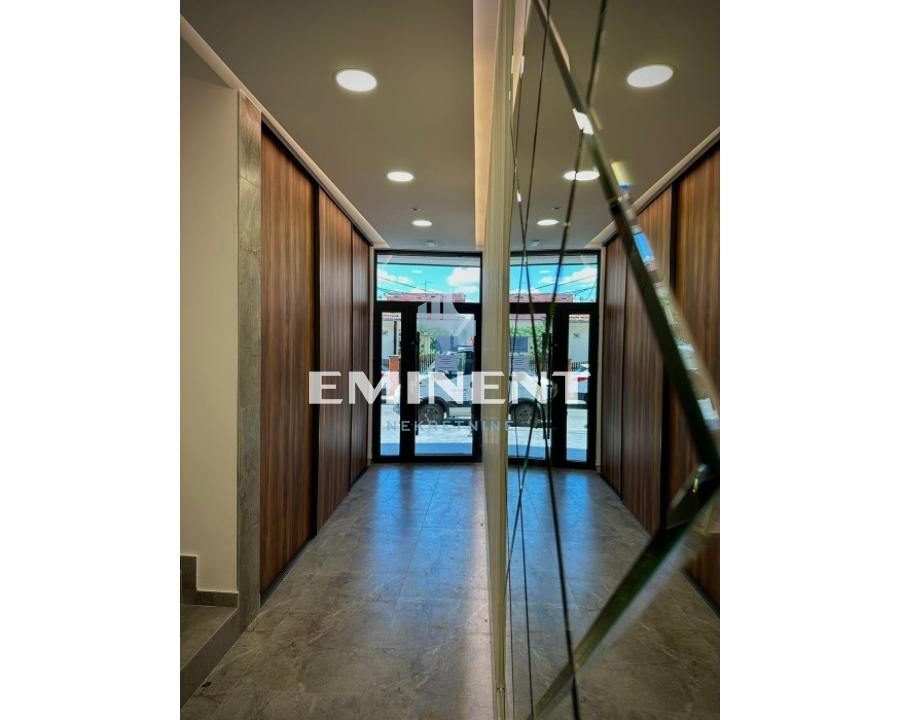 Trosoban stan na prodaju, Cvetkova Pijaca, Beograd, 61m², 229.970 €