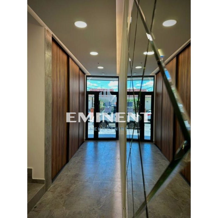 Trosoban stan na prodaju, Cvetkova Pijaca, Beograd, 61m², 229.970 €