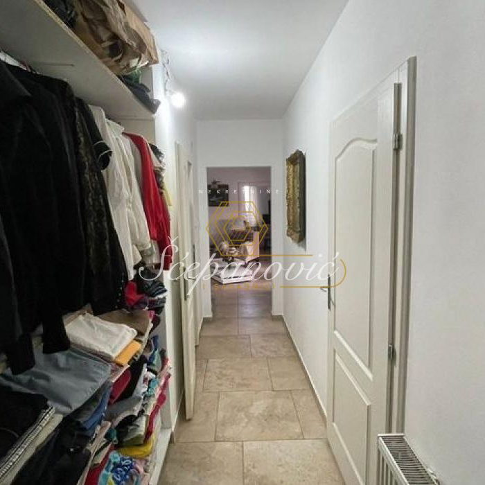 Trosoban stan na prodaju, Bulevar Oslobođenja, Novi Sad, 52m², 123.000 €