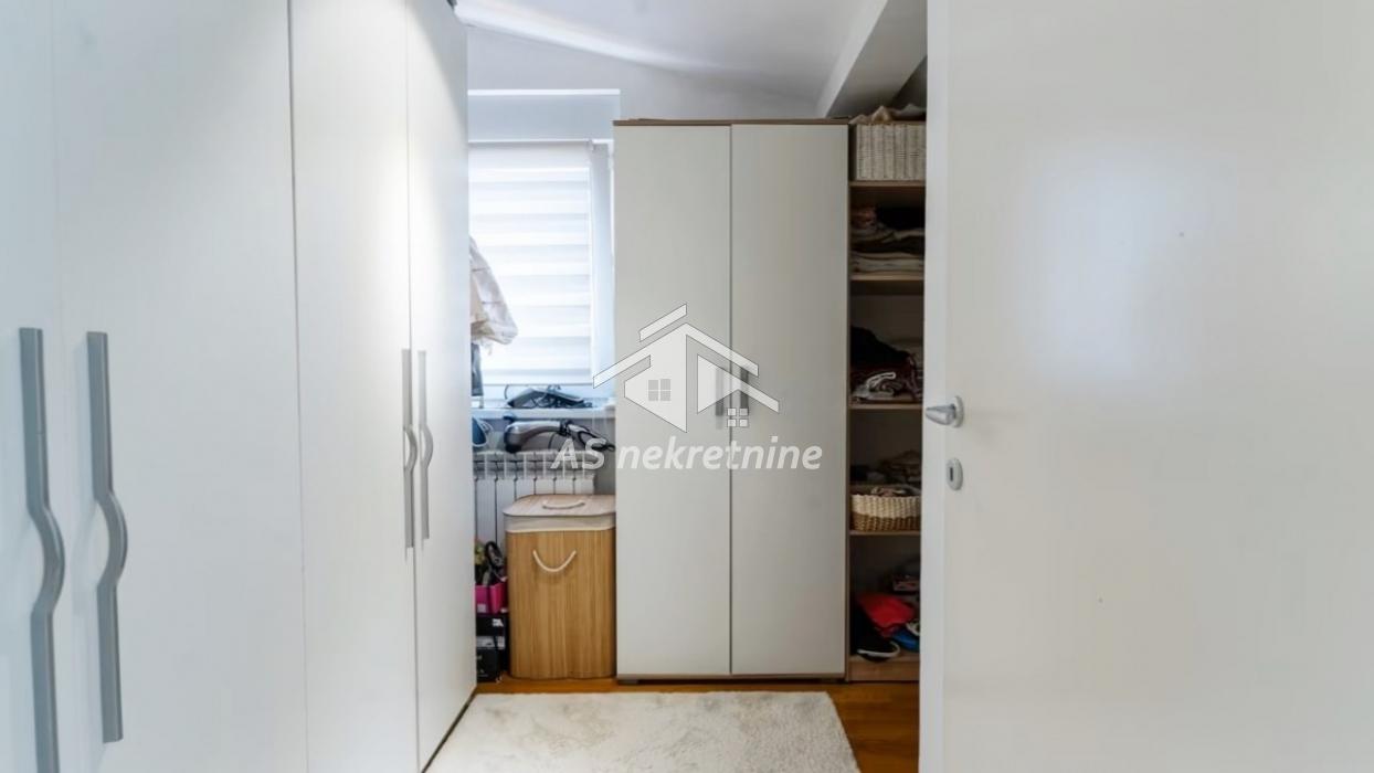 prodaja-lokala-o73EB3oTmk Četvorosoban stan na prodaju, Gornji Grad, Beograd, 73m², 210.000 €