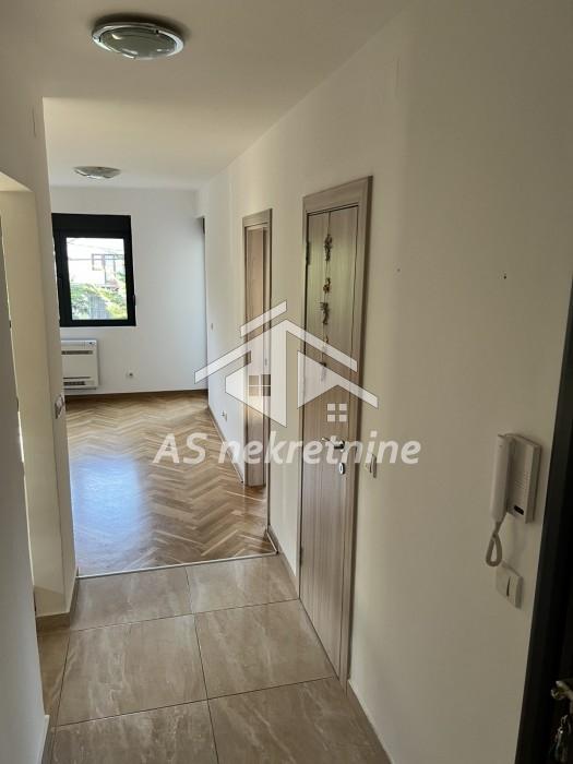 Trosoban stan za izdavanje, Autokomanda, Beograd, 78m², 900 €/mes