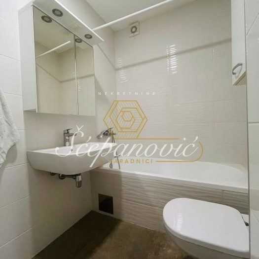 Trosoban stan na prodaju, Rotkvarija, Novi Sad, 56m², 240.000 €
