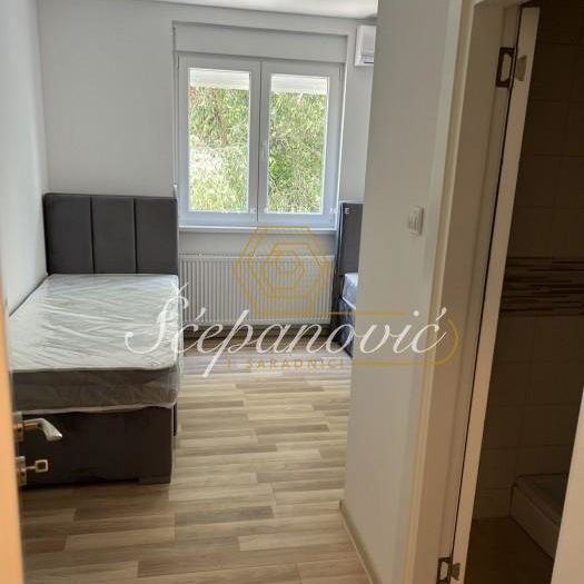 Kuća Izdavanje Novi Sad  524 m2