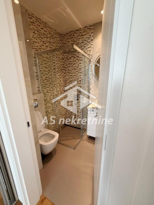 Trosoban stan za izdavanje, Crveni Krst Vračar, Beograd, 125m², 2.000 €/mes