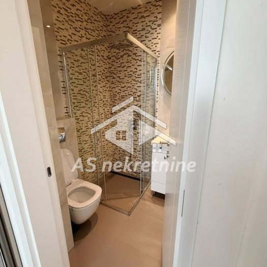 Trosoban stan za izdavanje, Crveni Krst Vračar, Beograd, 125m², 2.000 €/mes