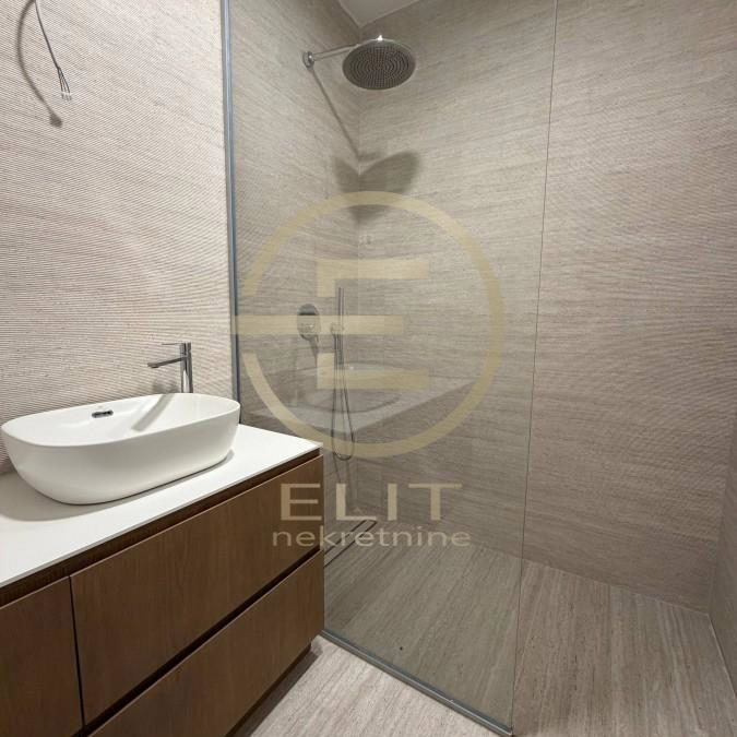 Četvorosoban stan na prodaju, Centar, Novi Sad, 120m², 588.000 €