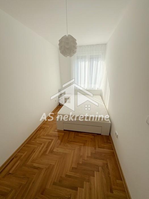 Četvorosoban stan za izdavanje, Banjica, Beograd, 79m², 1.400 €/mes