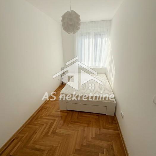 Četvorosoban stan za izdavanje, Banjica, Beograd, 79m², 1.400 €/mes