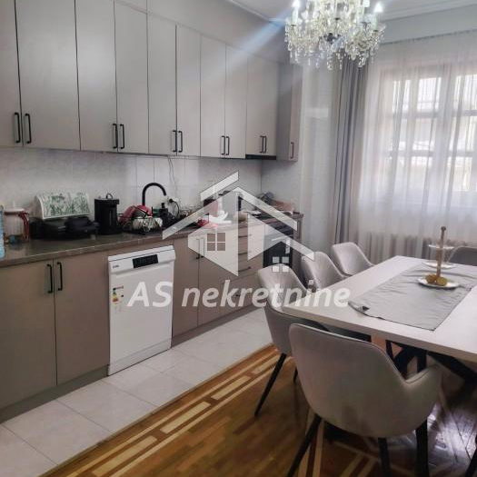 Četvorosoban stan za izdavanje, Bulbulder, Beograd, 120m², 1.250 €/mes