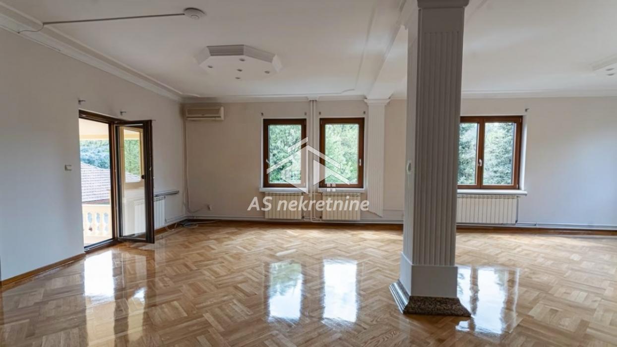 Stan Izdavanje Beograd Dedinje 210 m2