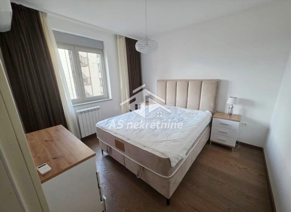 prodaja-nekretnina-5Ly32IY95A Četvorosoban stan za izdavanje, Tašmajdan, Beograd, 80m², 1.800 €/mes