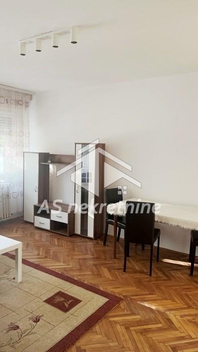 Stan Izdavanje Beograd Blok 33 - Geneks 62 m2