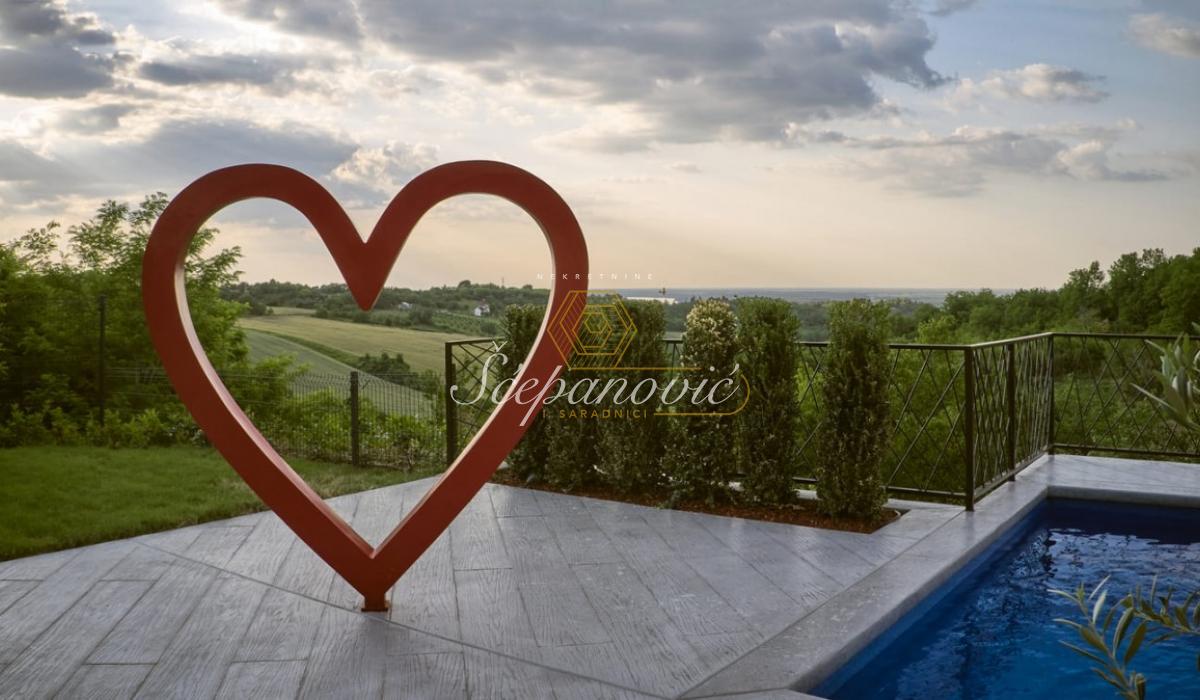 Kuća Izdavanje Sremski Karlovci  295 m2