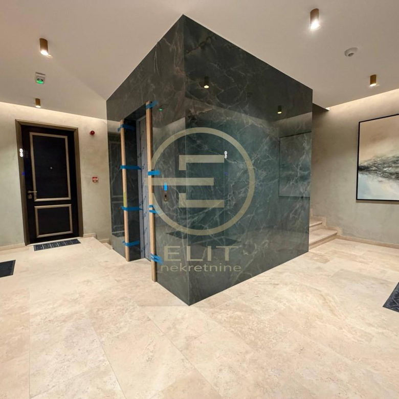 Četvorosoban stan na prodaju, Centar, Novi Sad, 100m², 490.000 €