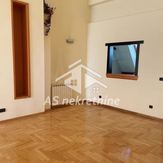 Stan Izdavanje Beograd Kalenić Pijaca 207 m2