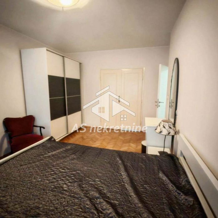 Trosoban stan za izdavanje, Kalenić Pijaca, Beograd, 73m², 950 €/mes