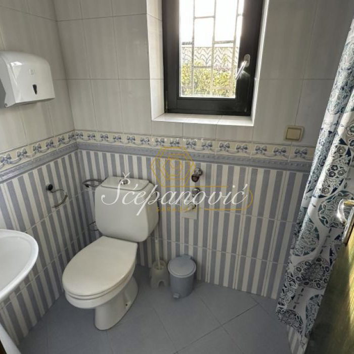 Kuća za izdavanje, Centar, Novi Sad, 281m², 2.000 €/mes