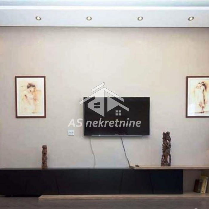 Stan Izdavanje Beograd London 100 m2