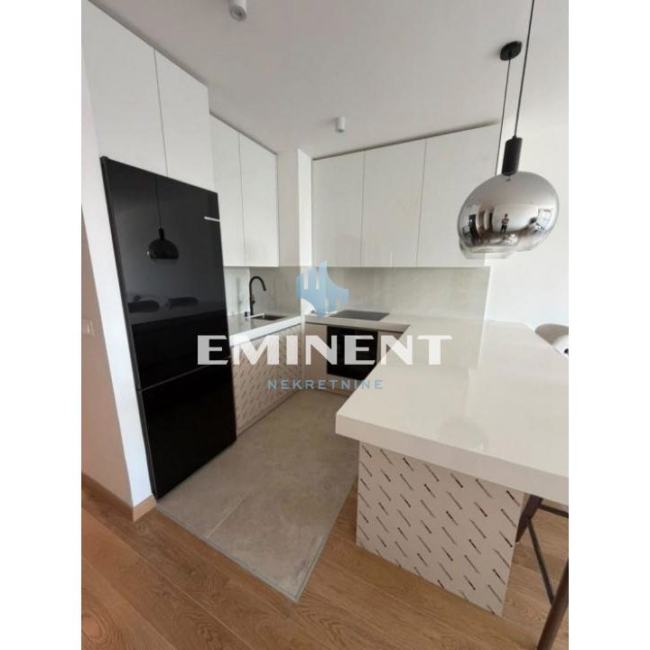 Stan Izdavanje Beograd Blok 65 105 m2