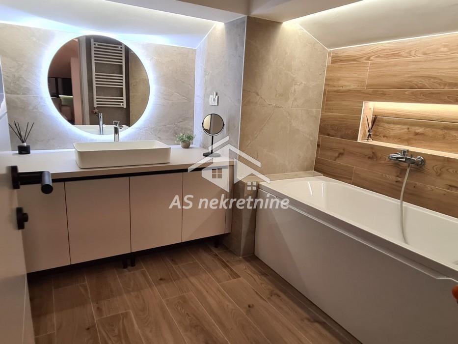 Trosoban stan za izdavanje, Dedinje, Beograd, 360m², 2. sprat, 2.500 €/mes