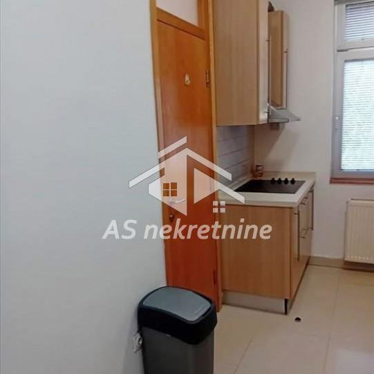 Trosoban stan za izdavanje, Dedinje, Beograd, 98m², 1.300 €/mes