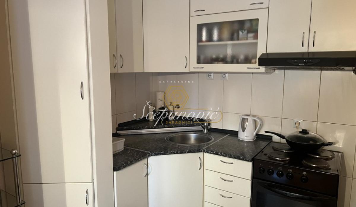 Stan Prodaja Novi Sad  85 m2