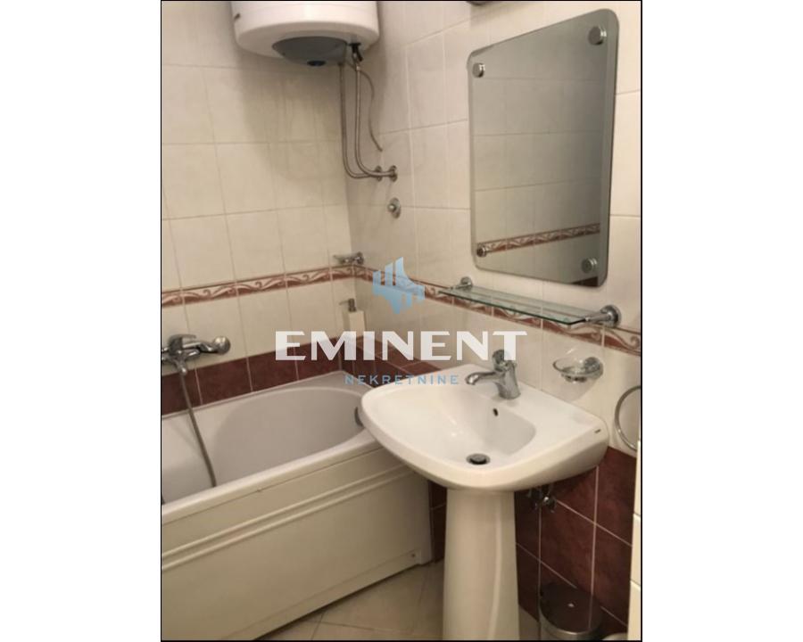 prodaja-nekretnina-OTRKVlalbh Trosoban stan za izdavanje, Blok 22, Beograd, 84m², 900 €/mes