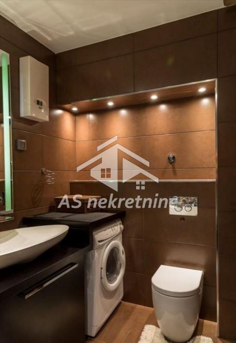 Četvorosoban stan za izdavanje, Trg Republike, Beograd, 87m², 1.600 €/mes