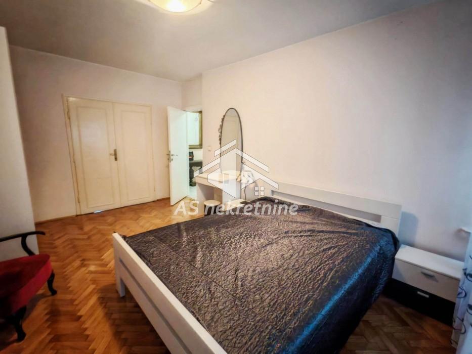prodaja-nekretnina-RzyCj7RL3L Trosoban stan za izdavanje, Kalenić Pijaca, Beograd, 73m², 950 €/mes