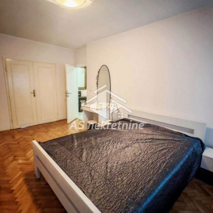 Trosoban stan za izdavanje, Kalenić Pijaca, Beograd, 73m², 950 €/mes