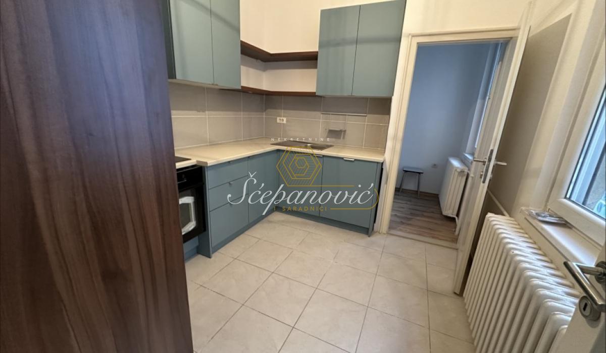 prodaja-nekretnina-SnrOi5qULb Trosoban stan na prodaju, Centar, Novi Sad, 112m², 289.000 €