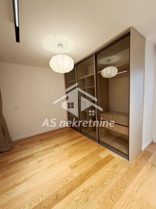 Trosoban stan za izdavanje, Crveni Krst Vračar, Beograd, 125m², 2.000 €/mes