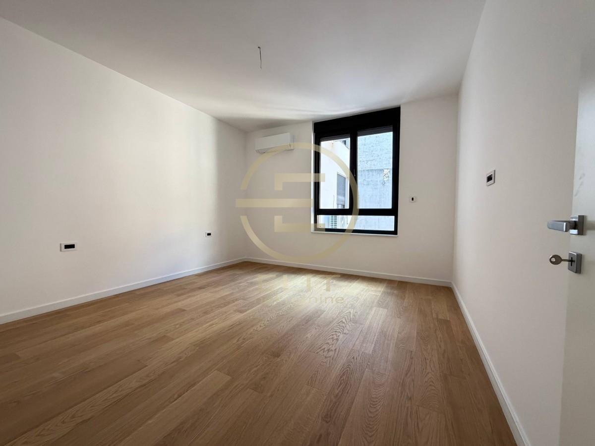 prodaja-nekretnina-XolYhDEwPO Lokal za izdavanje, Centar, Novi Sad, 126m², 1.890 €/mes