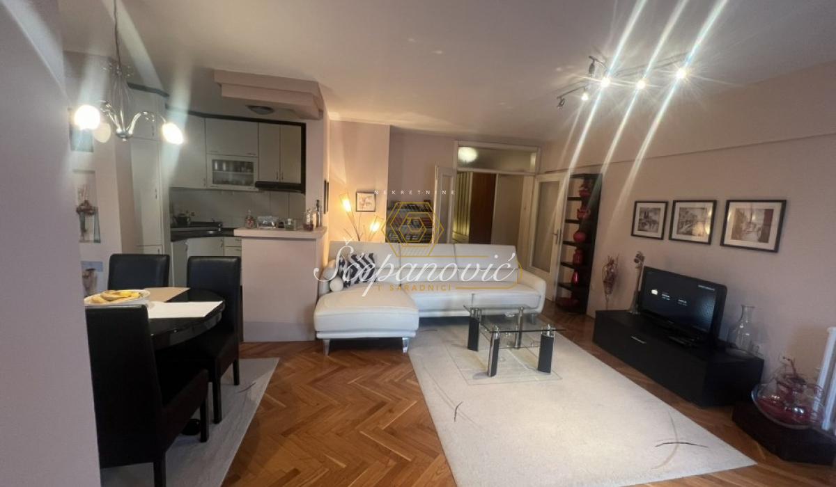 Stan Prodaja Novi Sad  85 m2