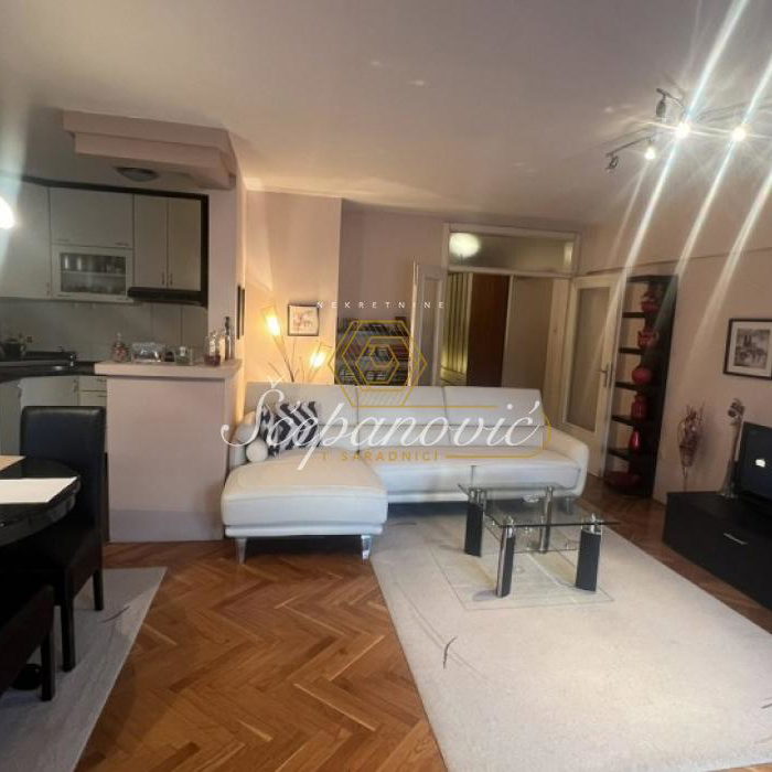 Stan Prodaja Novi Sad  85 m2