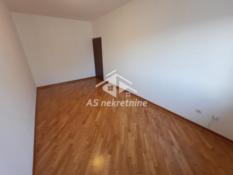 prodaja-nekretnina-beograd-2aCECKYond Petosoban stan za izdavanje, Hram Svetog Save, Beograd, 172m², 5. sprat, 2.000 €/mes