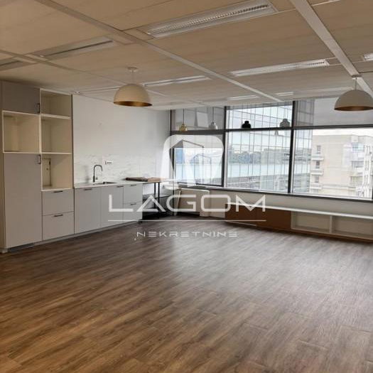 Lokal Izdavanje Beograd Blok 67 - Belville 838 m2