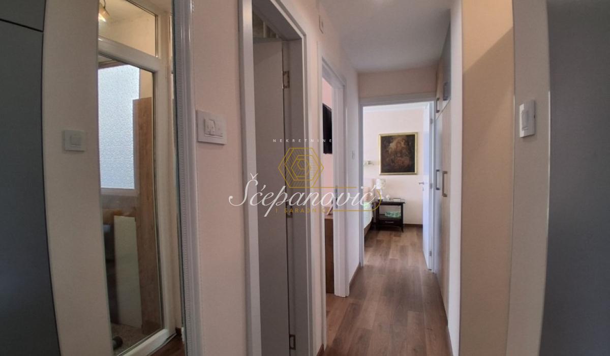 Trosoban stan na prodaju, Bulevar Oslobođenja, Novi Sad, 76m², 205.200 €
