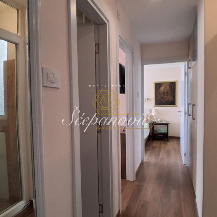 Trosoban stan na prodaju, Bulevar Oslobođenja, Novi Sad, 76m², 205.200 €