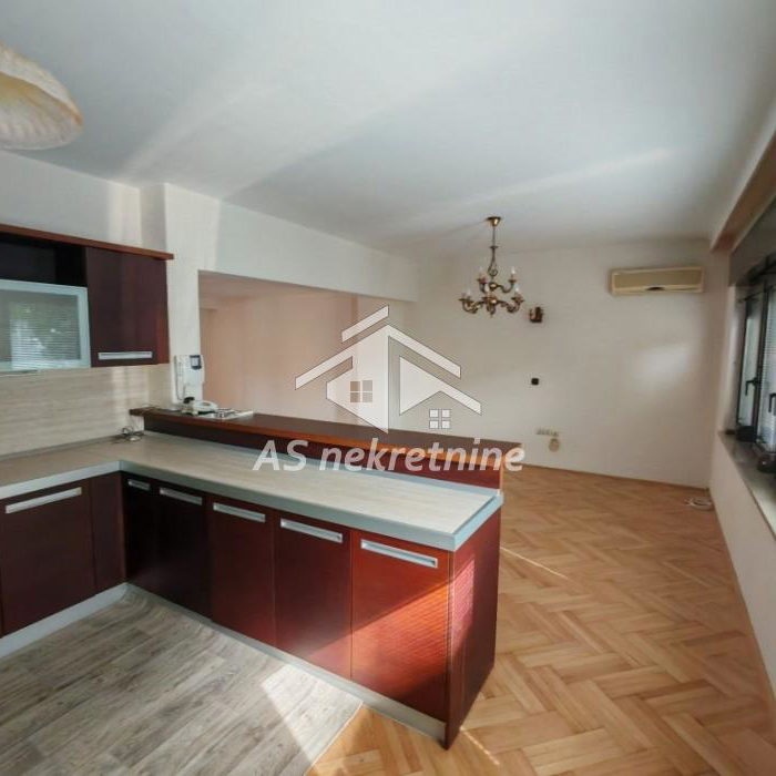 Kuća Izdavanje Beograd Bioskop Voždovac 360 m2