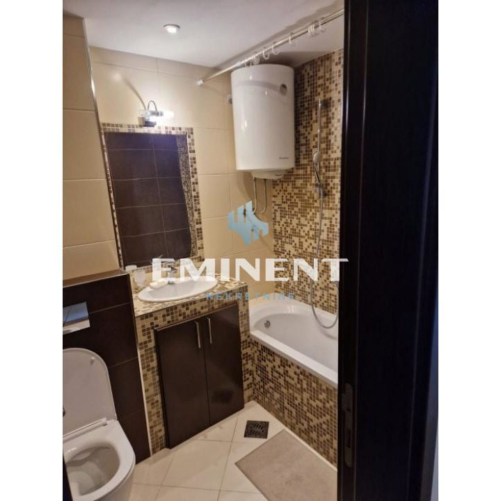 Trosoban stan za izdavanje, Bežanijska Kosa 3, Beograd, 85m², 1.000 €/mes